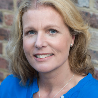 Writer: Roël McMahon