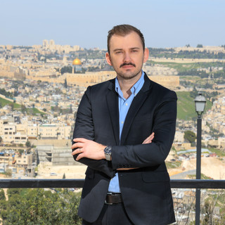 Writer: Hananya Naftali