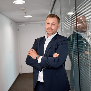 Writer: Frederic Schellenberg