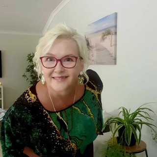 Writer: Nina Hoven
