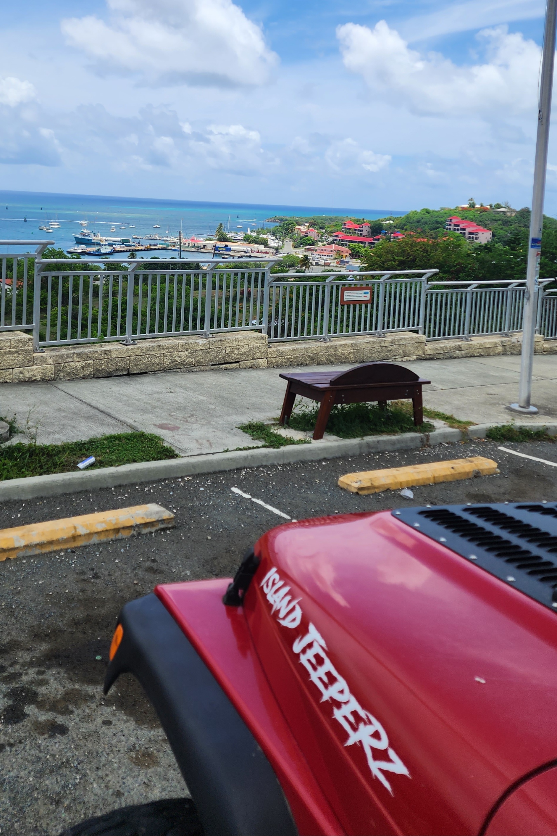 Writer: ISLAND JEEPERZ