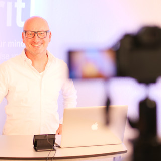 Writer: Axel Liebetrau