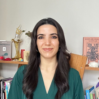 Yazarın fotoğrafı: Ebru Akkoyun