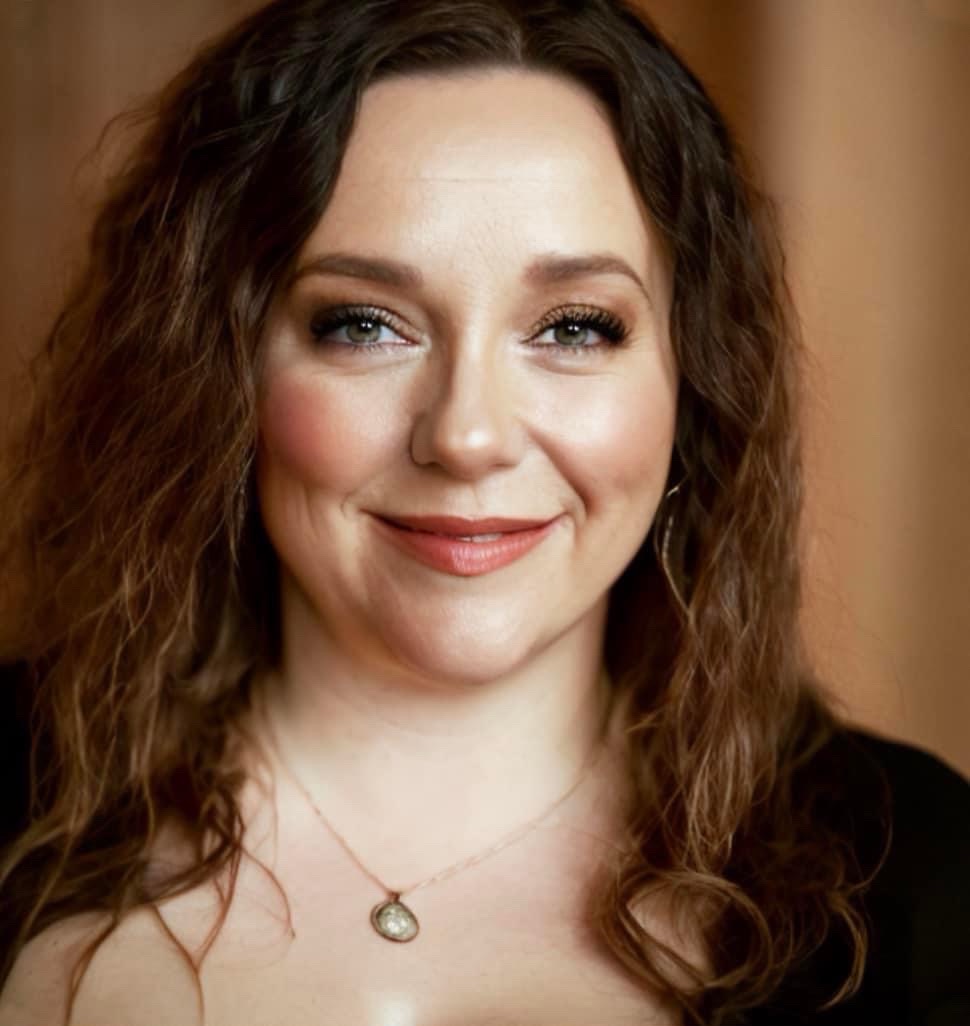 Writer: Victoria Schwarten