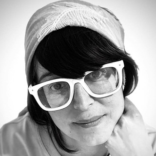 aria-label.authors-picture: Ellie Bass