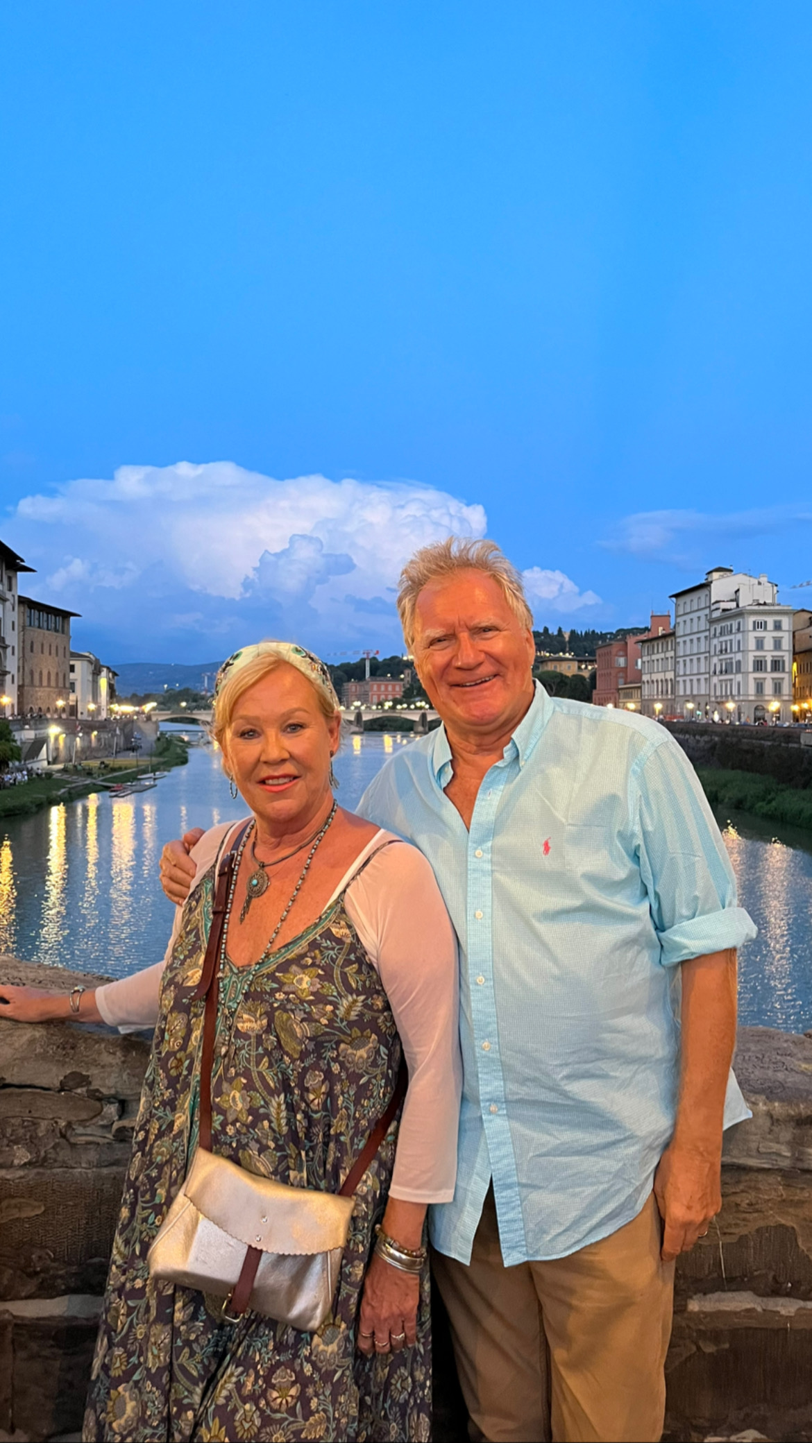 Writer: Des & Sandie Nichols