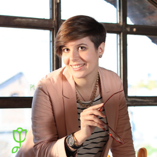 Writer: Gala  de Velasco