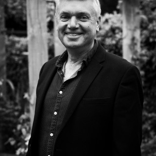 Writer: Robert Hardy