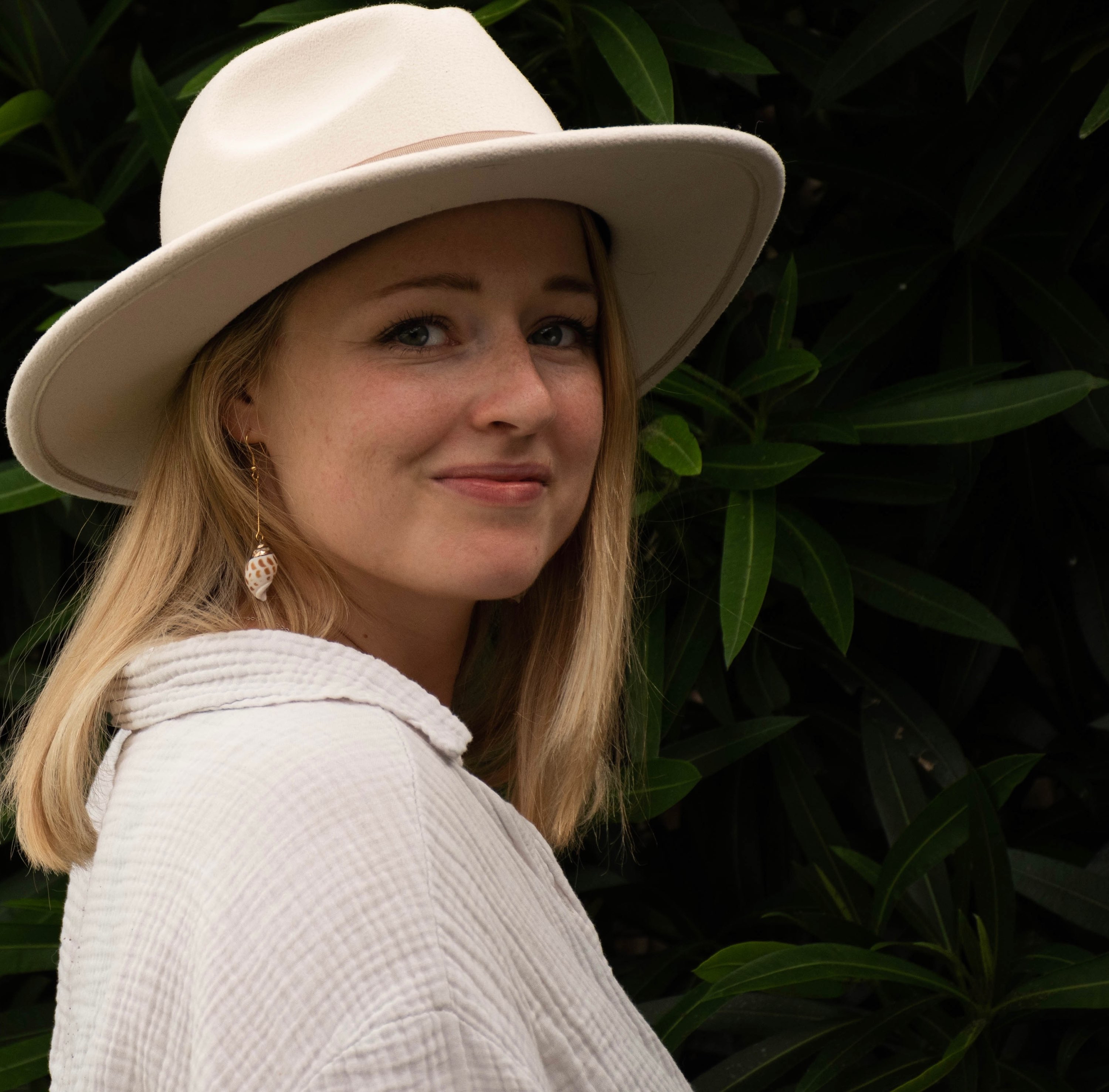 Writer: Elaine Puhek