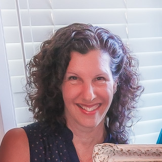 Writer: Laura Segura