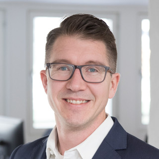 Writer: Roger Bäck