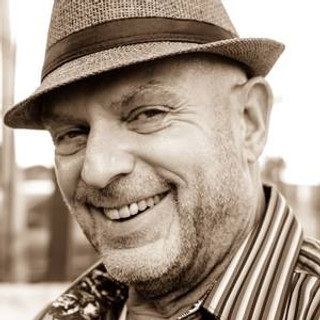 Writer: Ralph Haverkate