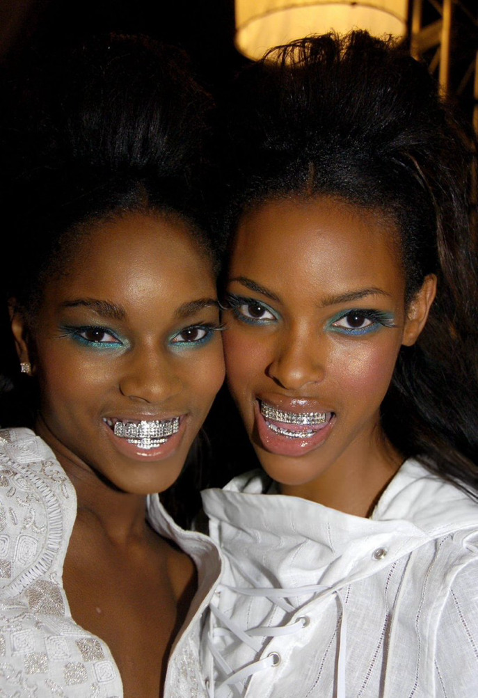 Writer: DESTRUCTION X DOLL