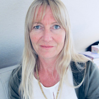 Autorenbild: Aneesha C. Mueller
