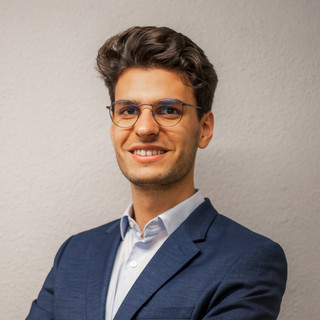 Writer: Andreas Lapusan