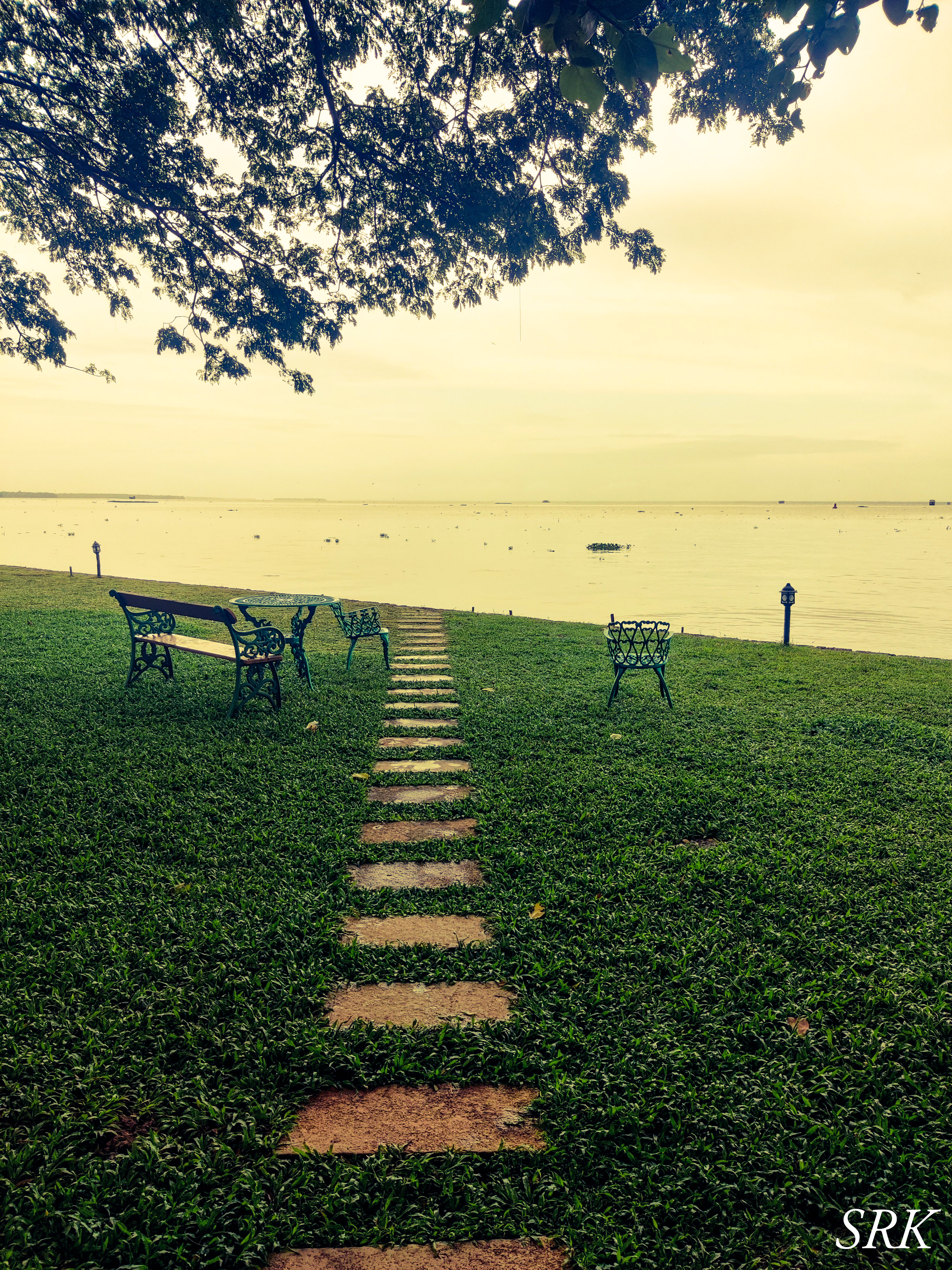 Writer: Thoughts & Tales of Sru