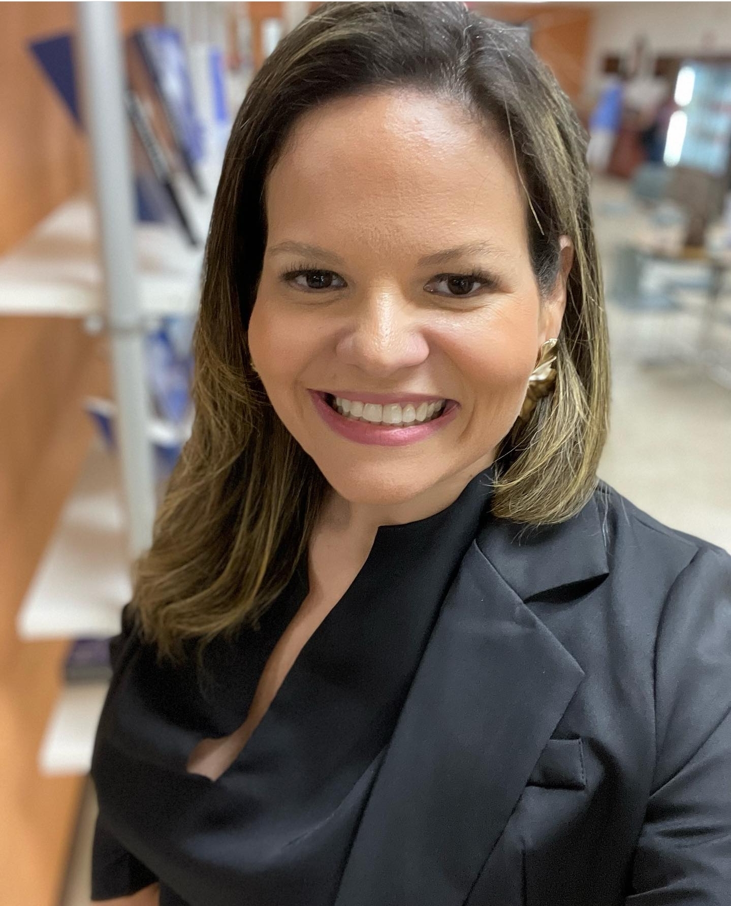 Writer: Raquel De Mello Gomes