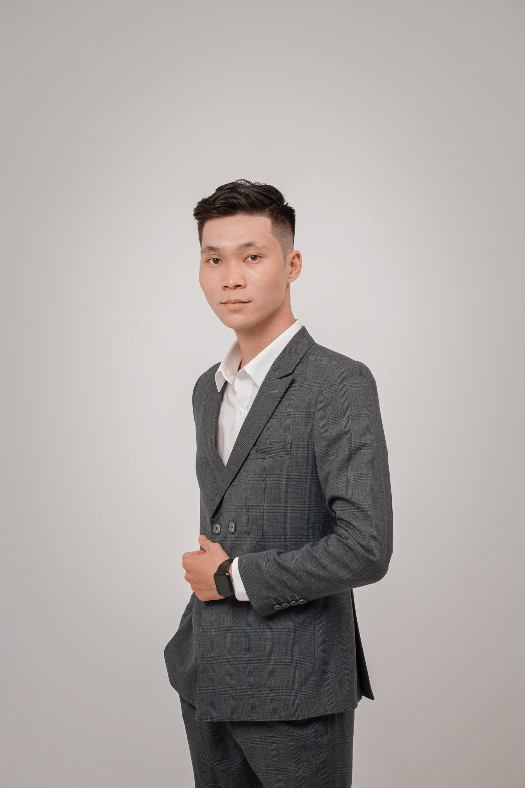 Writer: ​Ｍr Ｔ Ａｎｈ