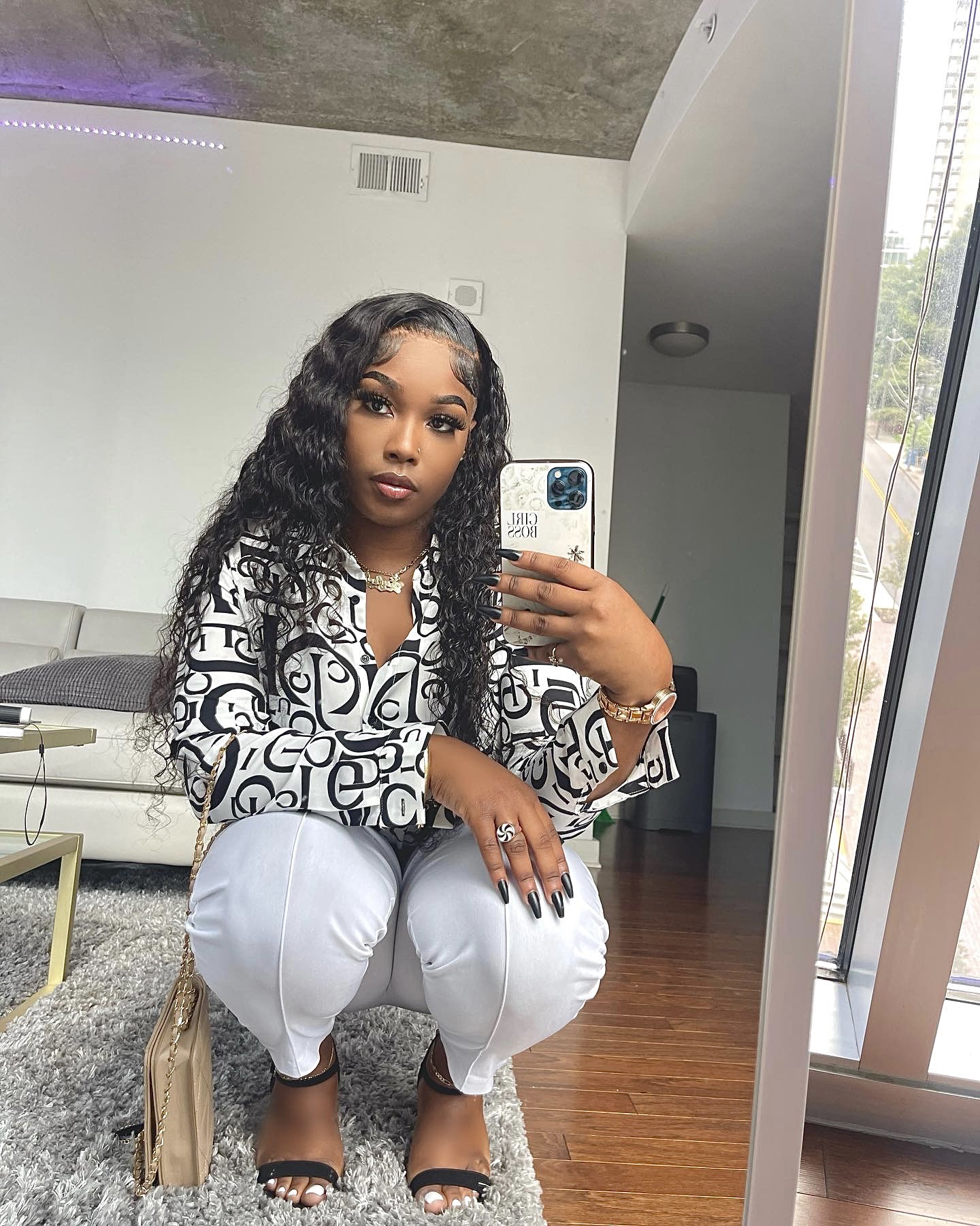 Writer: Julee Clervoyant