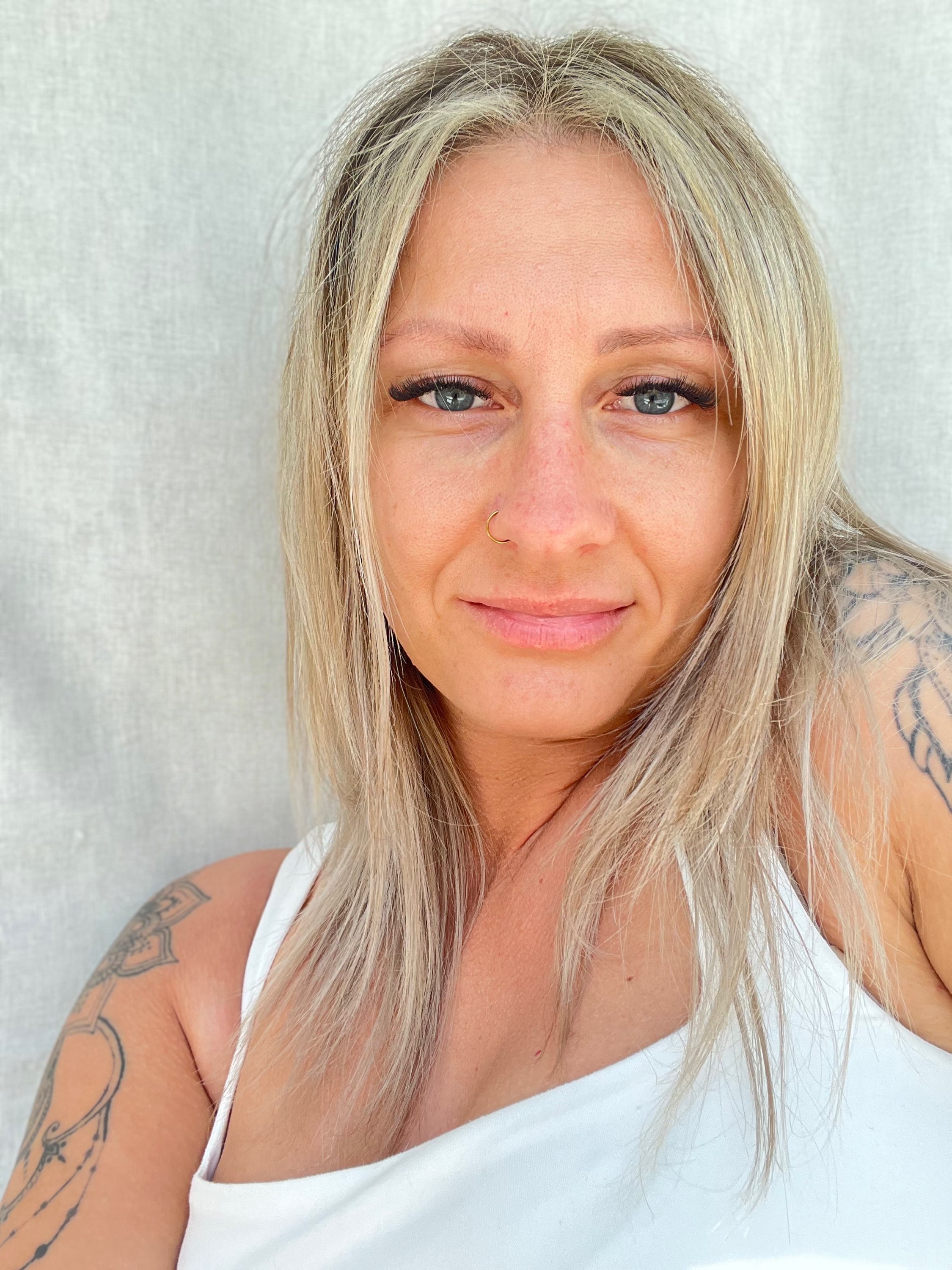 Writer: Inikariri Carmen Enke