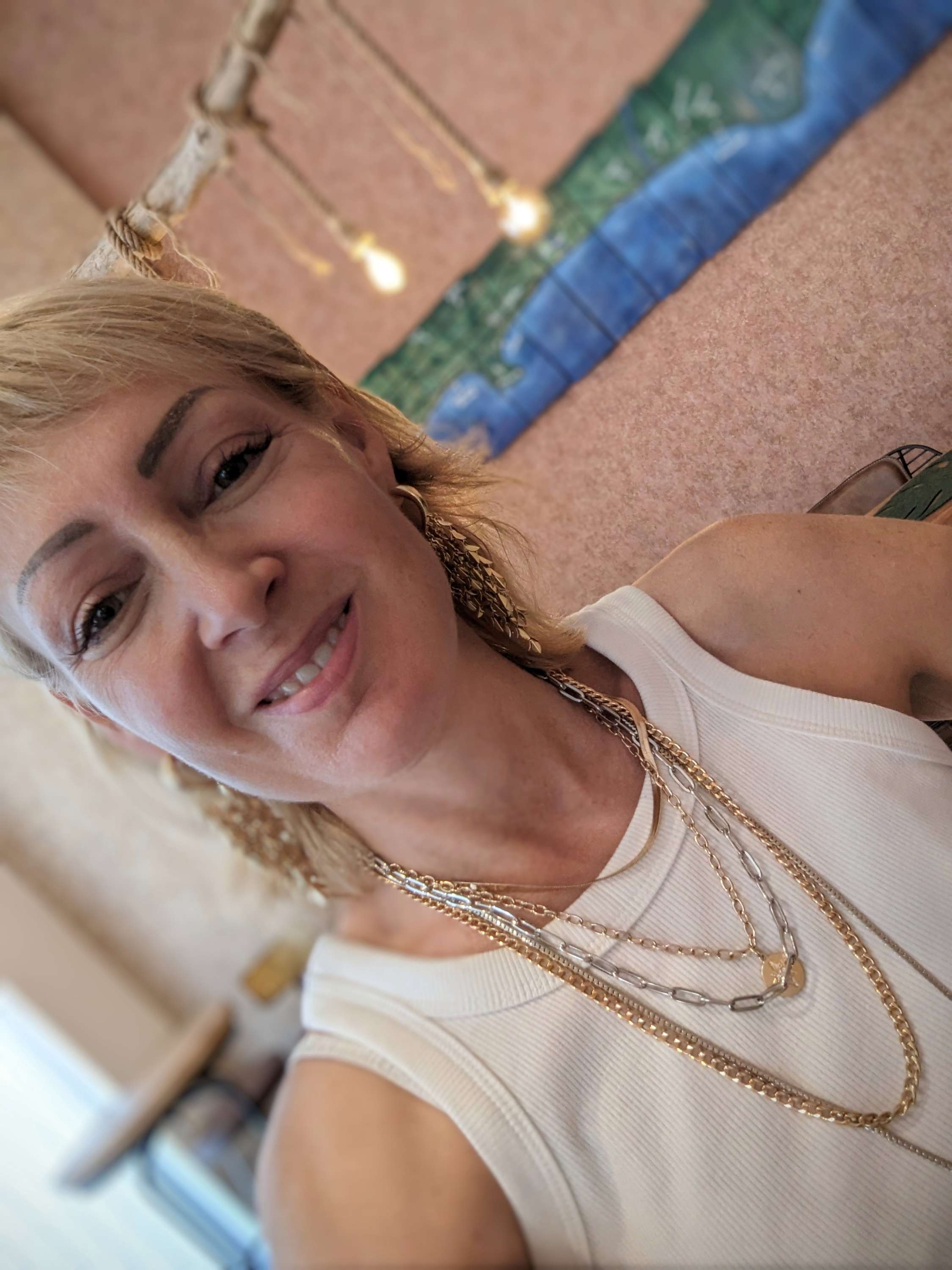 Autorenbild: Claudia - Ayda Bülbül (Stahl)