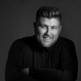 Writer: Mark  Leeson