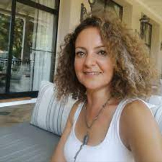Yazarın fotoğrafı: Emel Mutlu