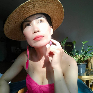 รูปภาพนักเขียน: Better Call Nika