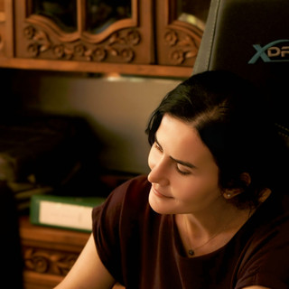 Yazarın fotoğrafı: Emine 🖊