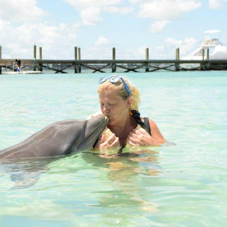 Writer: Vickie Buenaño